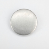 JE07004 -   The Jean buttons are great for Blue Jeans and other heavy weight fabrics. We supply a wide selection of Jean tack buttons, in various designs, materials, colors and sizes for your fashion jean coat.